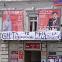 diverse ghita este asteptat dna este asteptat dna portitapsd scos bataie, arad, banner imens prin