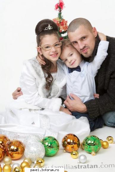 Christmas - Familia stratan celebrate christmas - Cleopatra