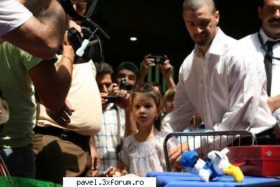 Cleo si papusica ei - superbe fotografii!!!!!! bravo autoarei!!!!! - Cleopatra