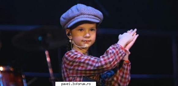 cheloo şi ombladon. cleopatra stratan este fan... doar şase şi �ncă mai crede �n