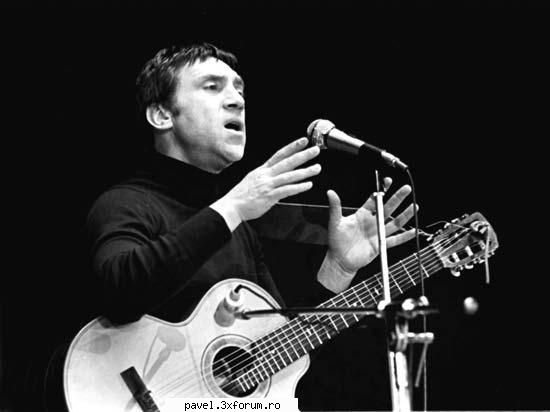 DIVERSE - Vladimir Vysotsky ar fi �mplinit azi 70 de ani - Articole din presa