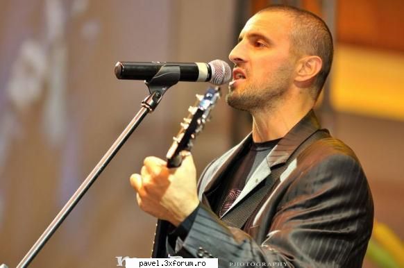 DIVERSE - Fan(atic) - Articole din presa