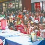 LANSARE PAPUSA, 19 IULIE, CARREFOUR ORHIDEEA - Buluceala de copii la papusa Cleopatra Zeci de - Cleopatra